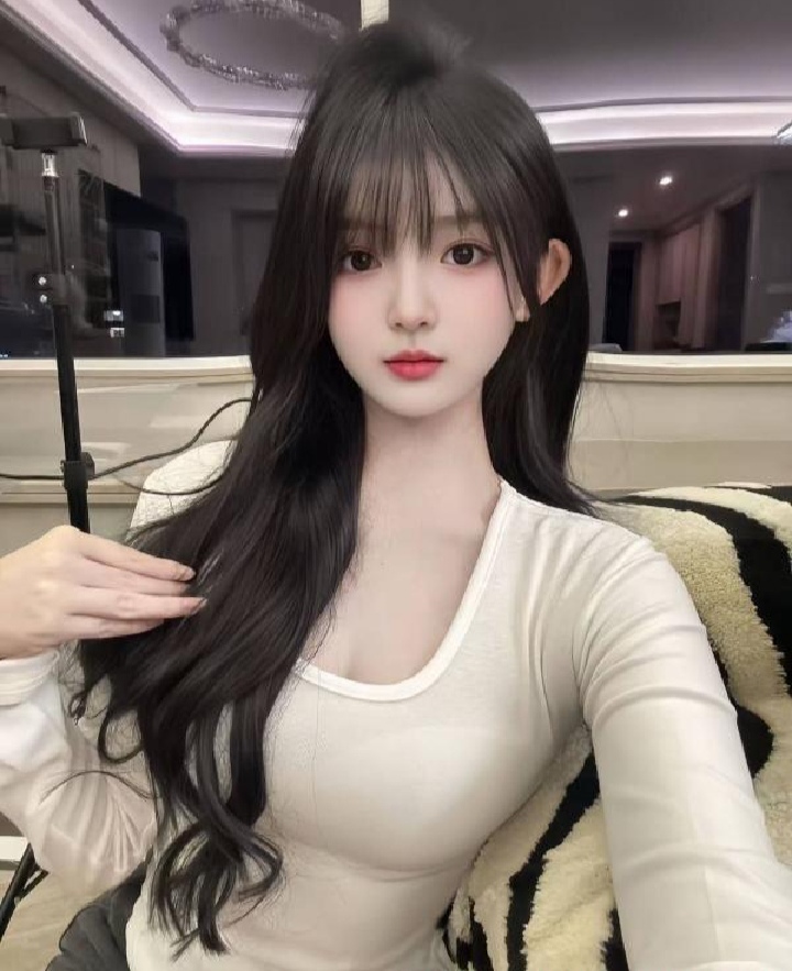 浦东白嫩小美妞乐乐