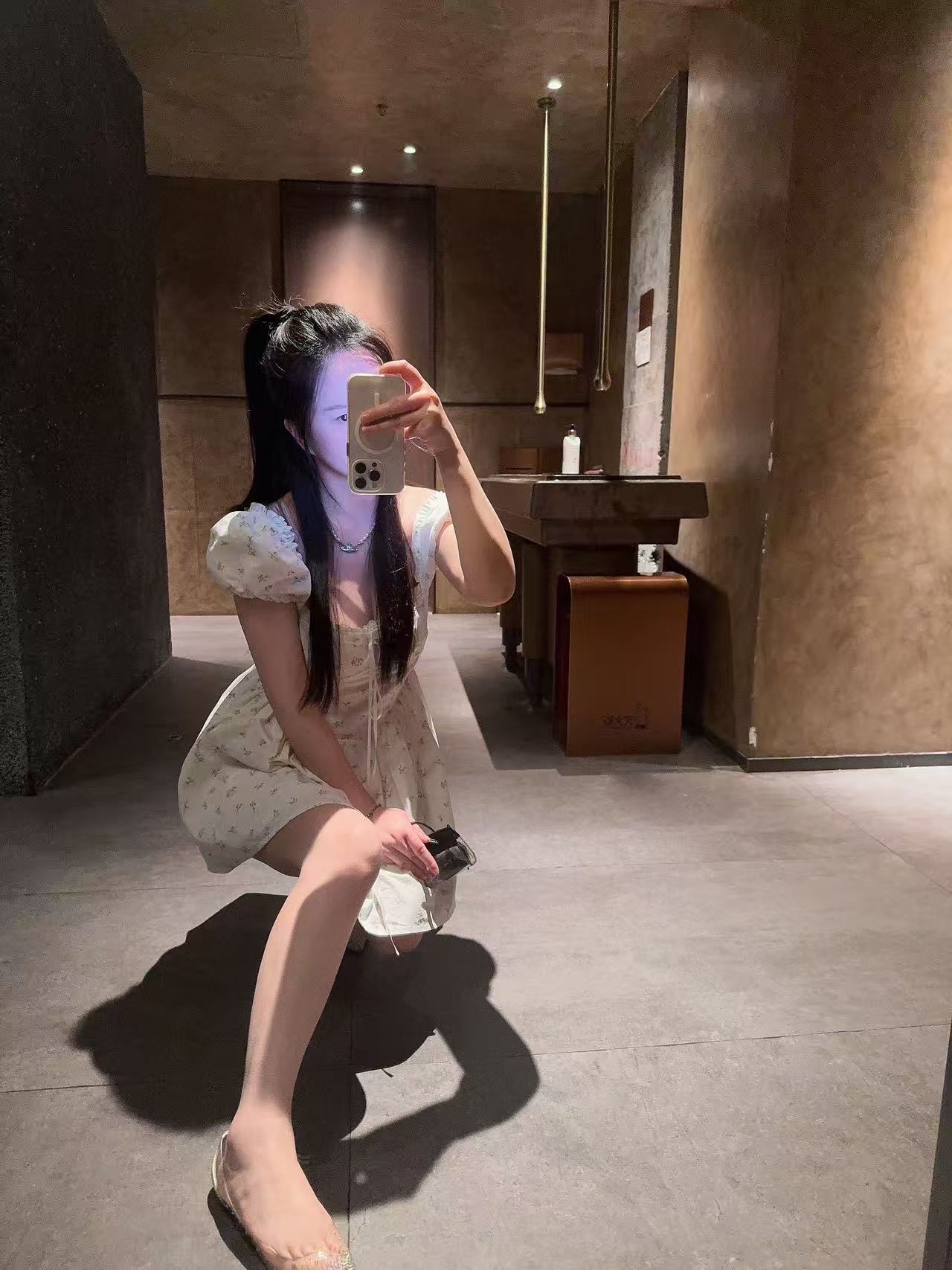 刚到成都，希望多认识几个哥哥