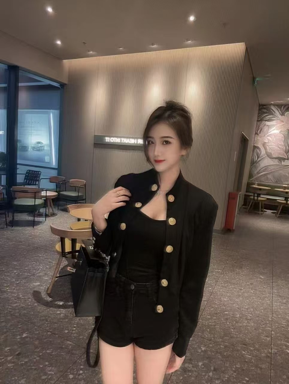 南山白嫩美妞雪梨