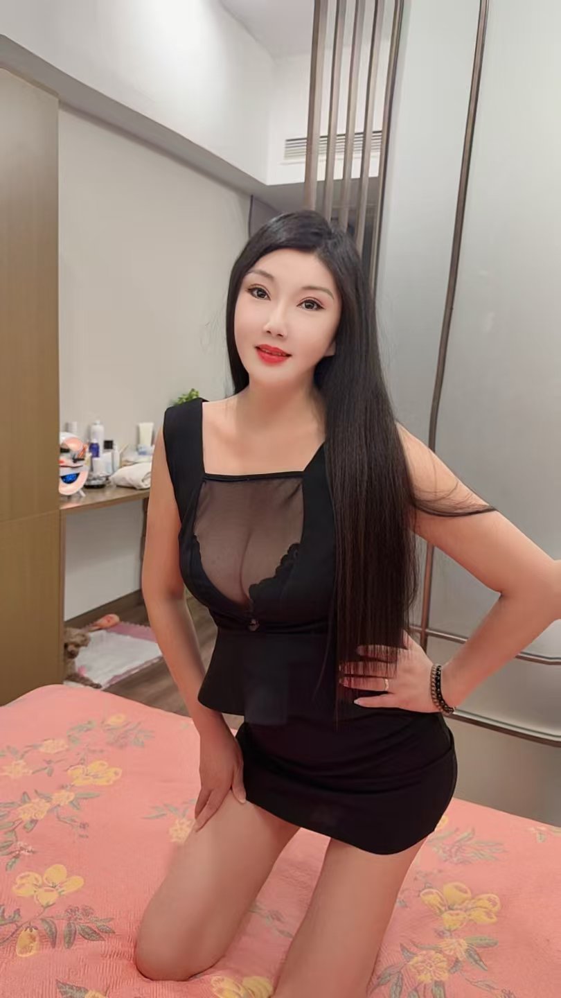 美艳性感御姐小蜜蜂