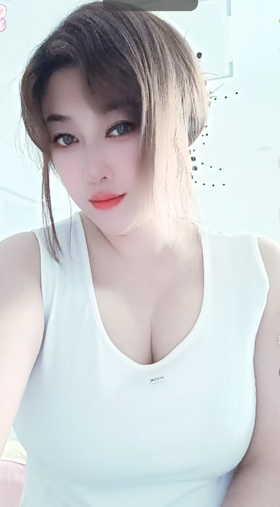 姑苏丰润美少妇玲玲