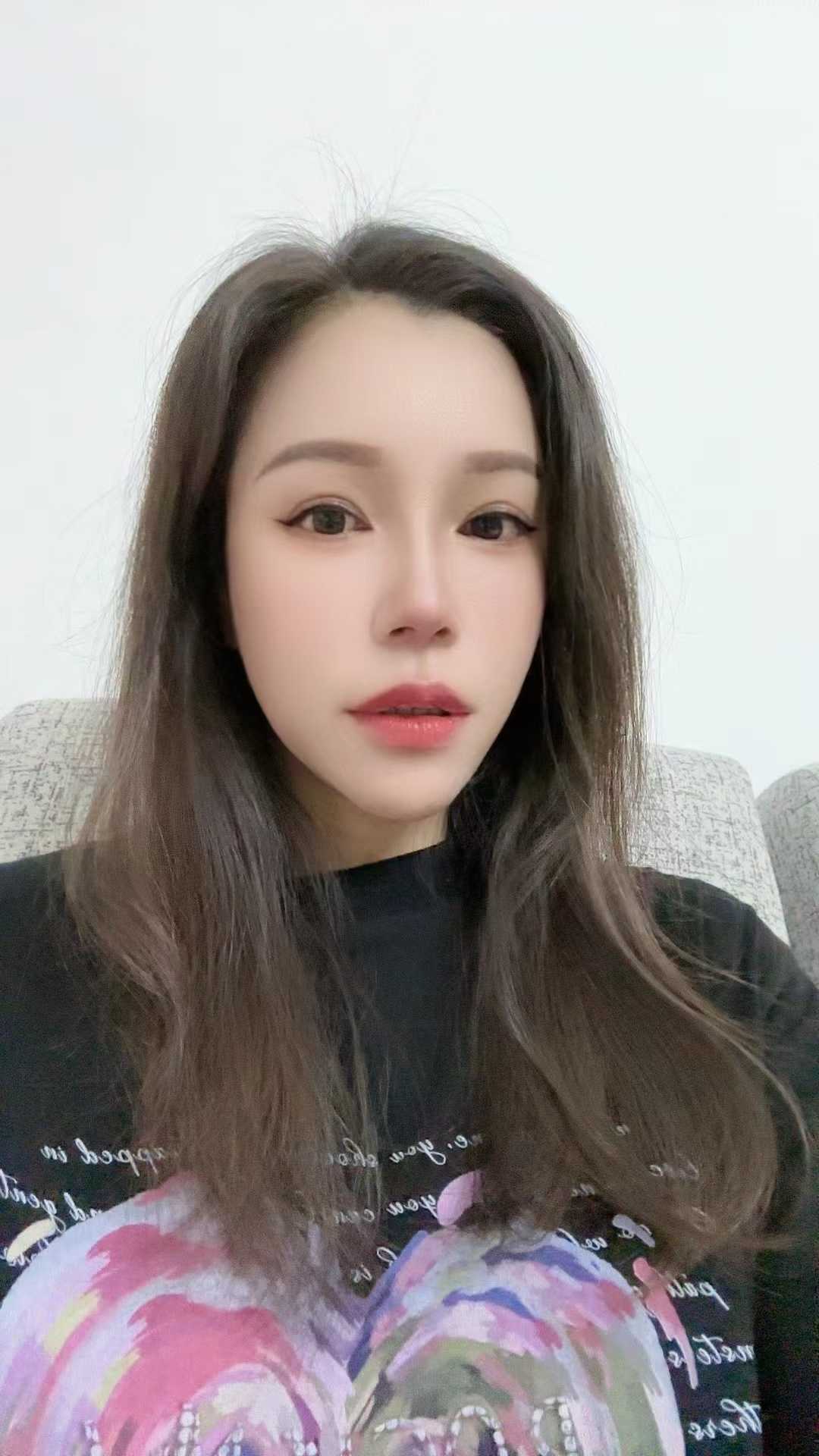 青秀热辣玲玲小姐姐