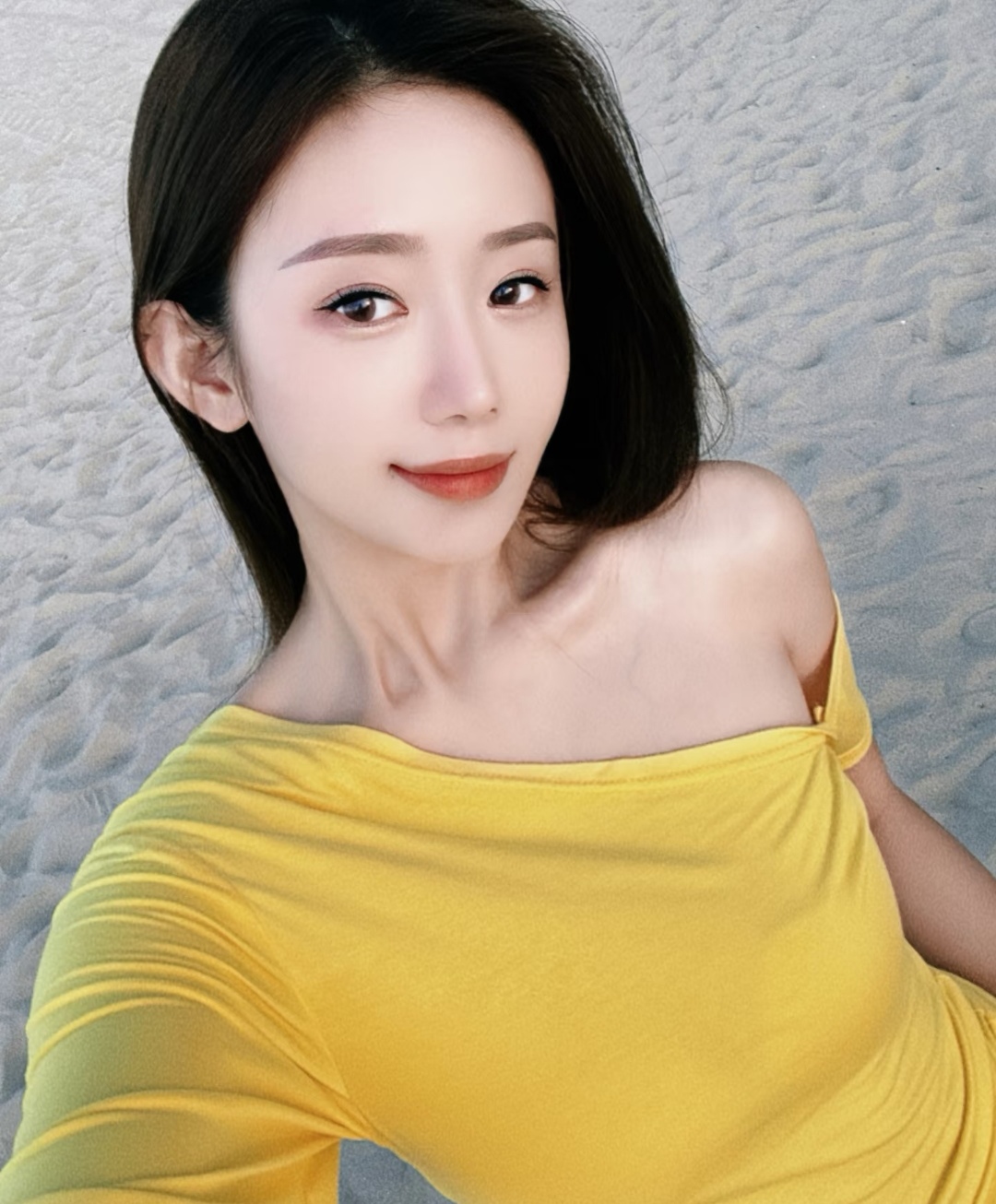 美女来袭，胸大腰细大长腿