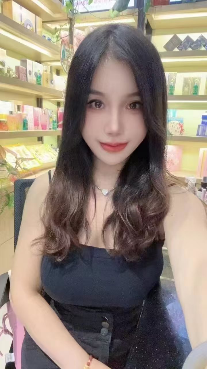 崇川爆乳服务系小姐姐