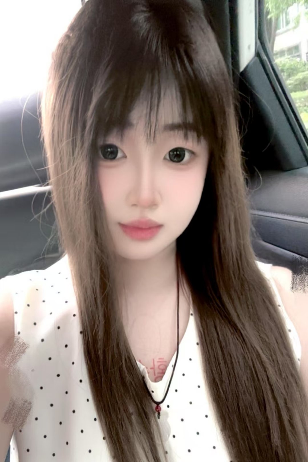 东站白虎嫩妹欣欣