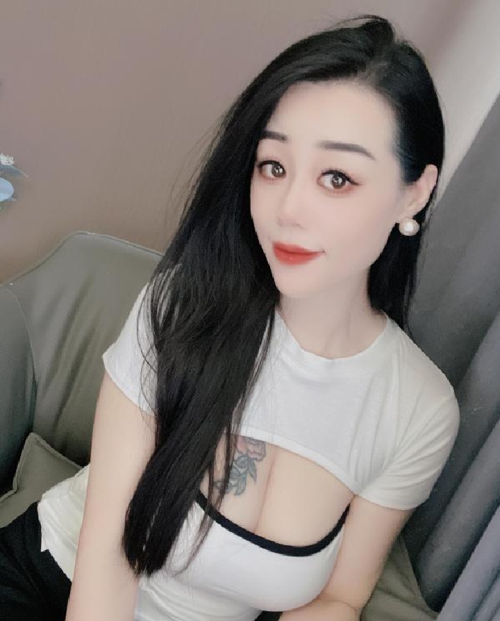 南站极品大奶辣妹