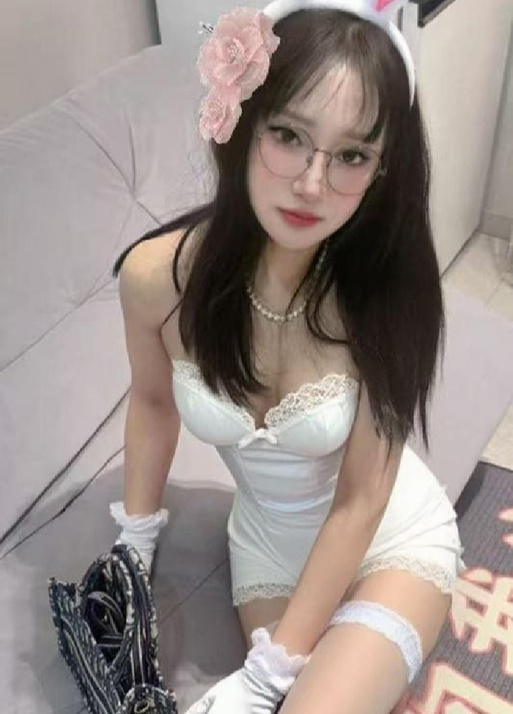 通济门美艳兔女郎菲菲