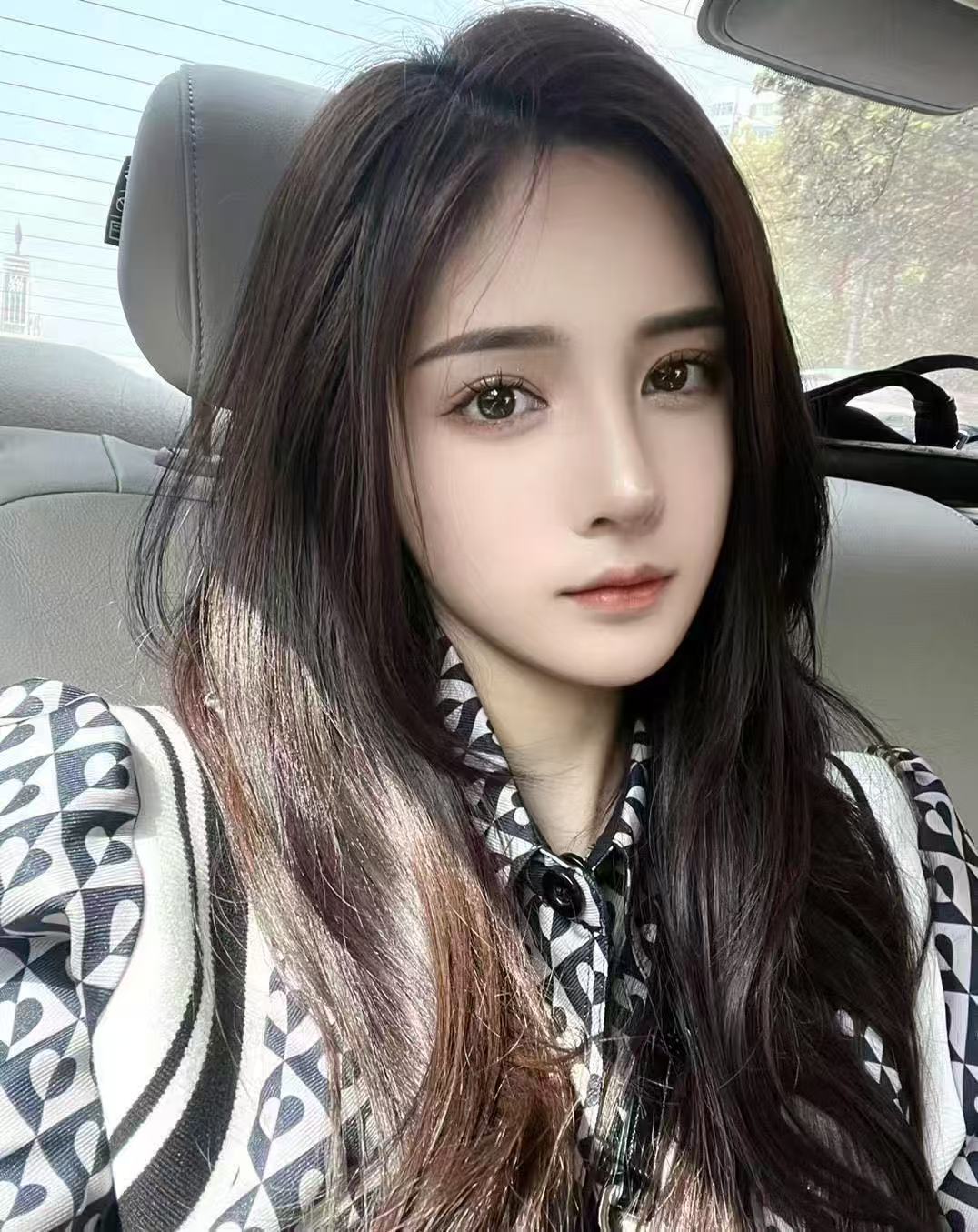 兼职白嫩甜妹微微