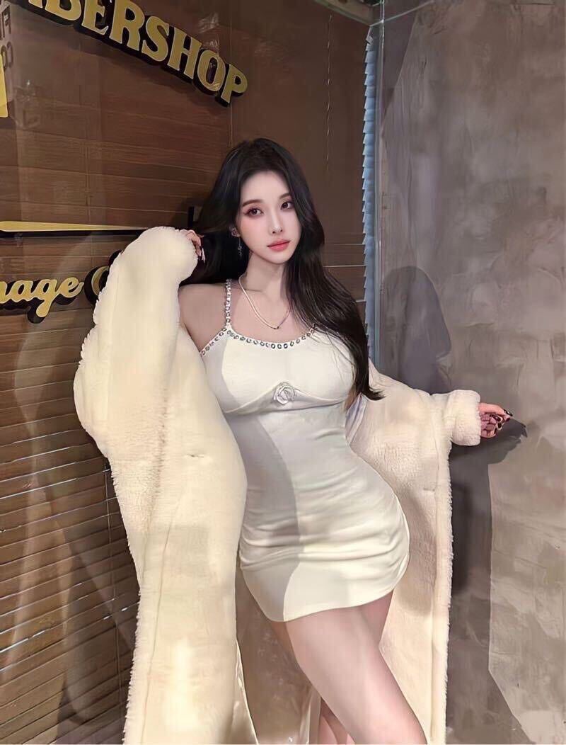 服装模特大蜜多多短暂停留