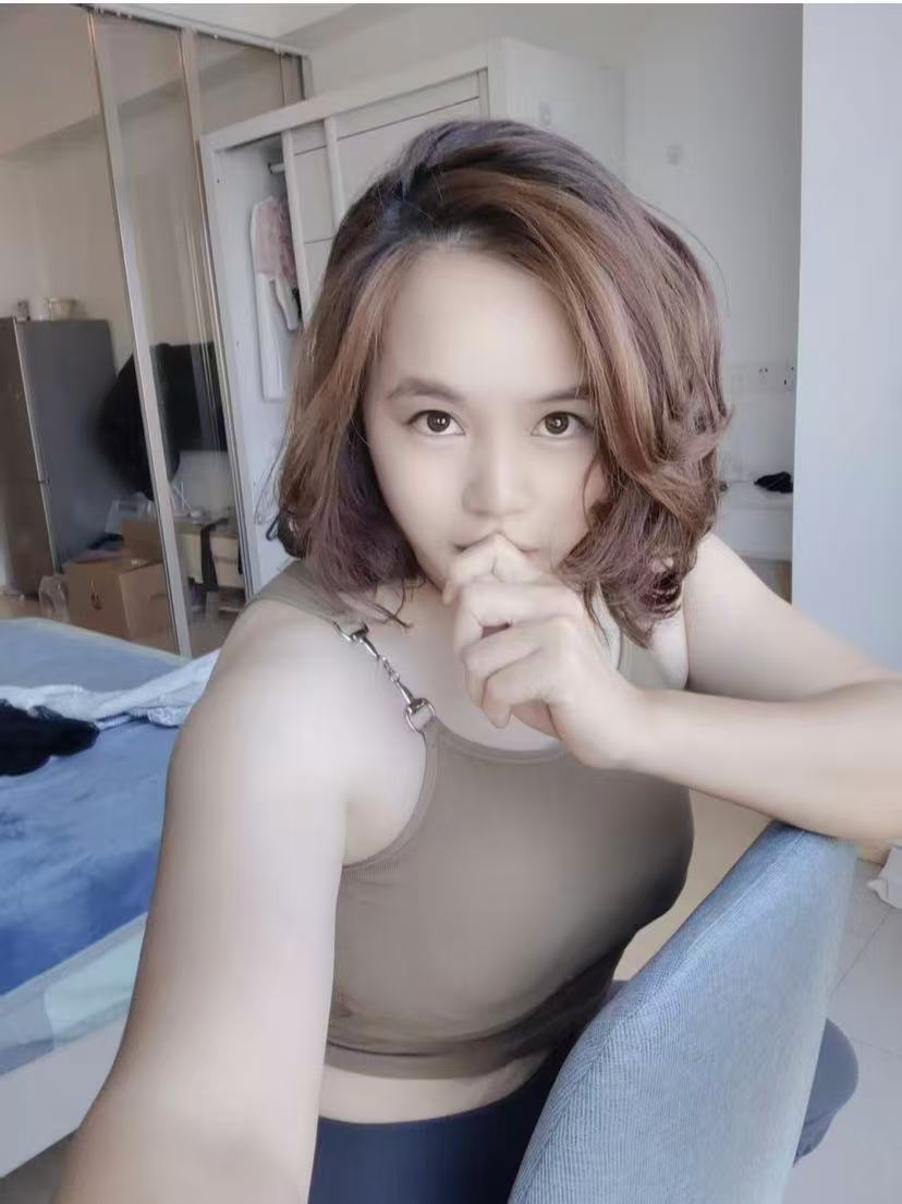 热辣情趣短发御姐七喜