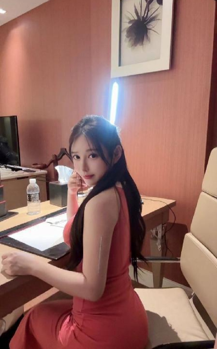 上城尤物身材甜妹依琳