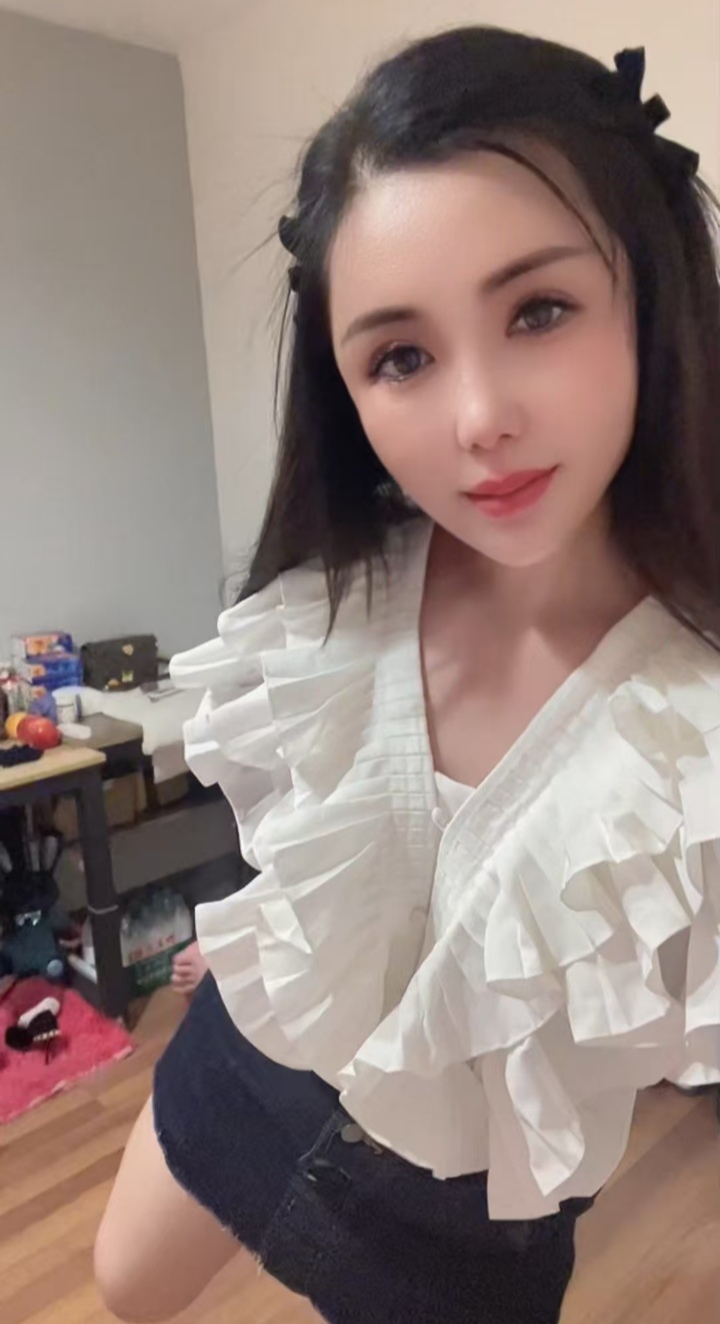 上城美艳御姐雯雯