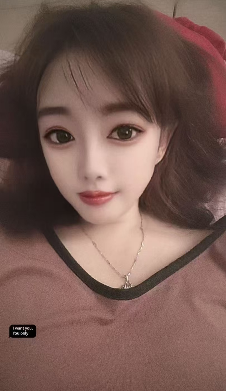 丰满美颜少妇小雪