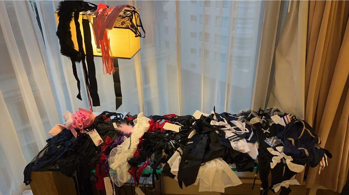 梅花园高质量美女 很紧很爽 美杨杨