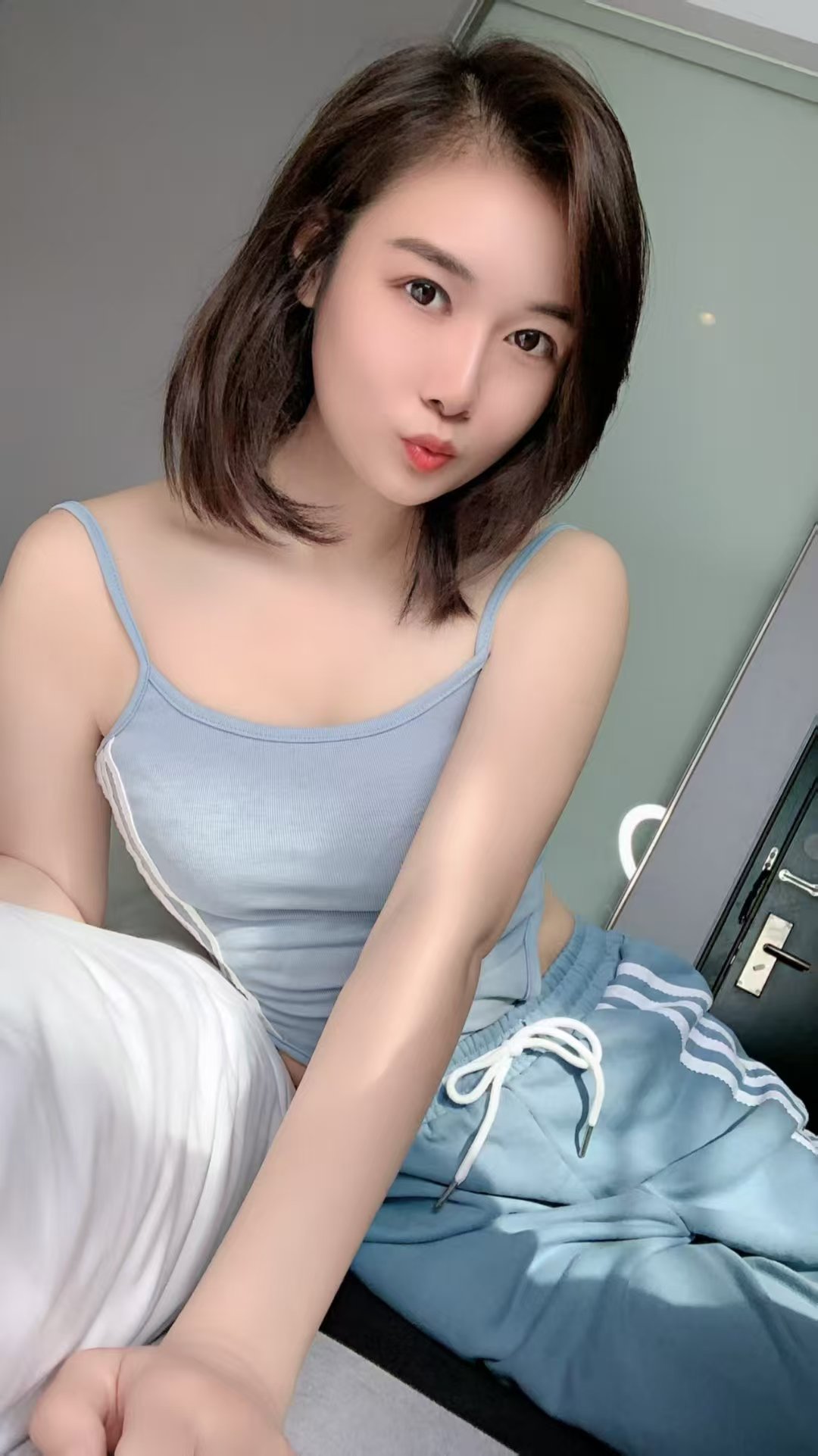 吴中短发美御姐燕子