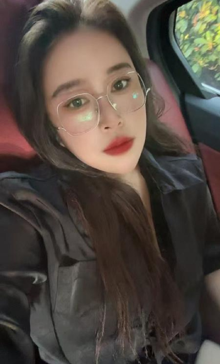 长腿美臀知性小少妇