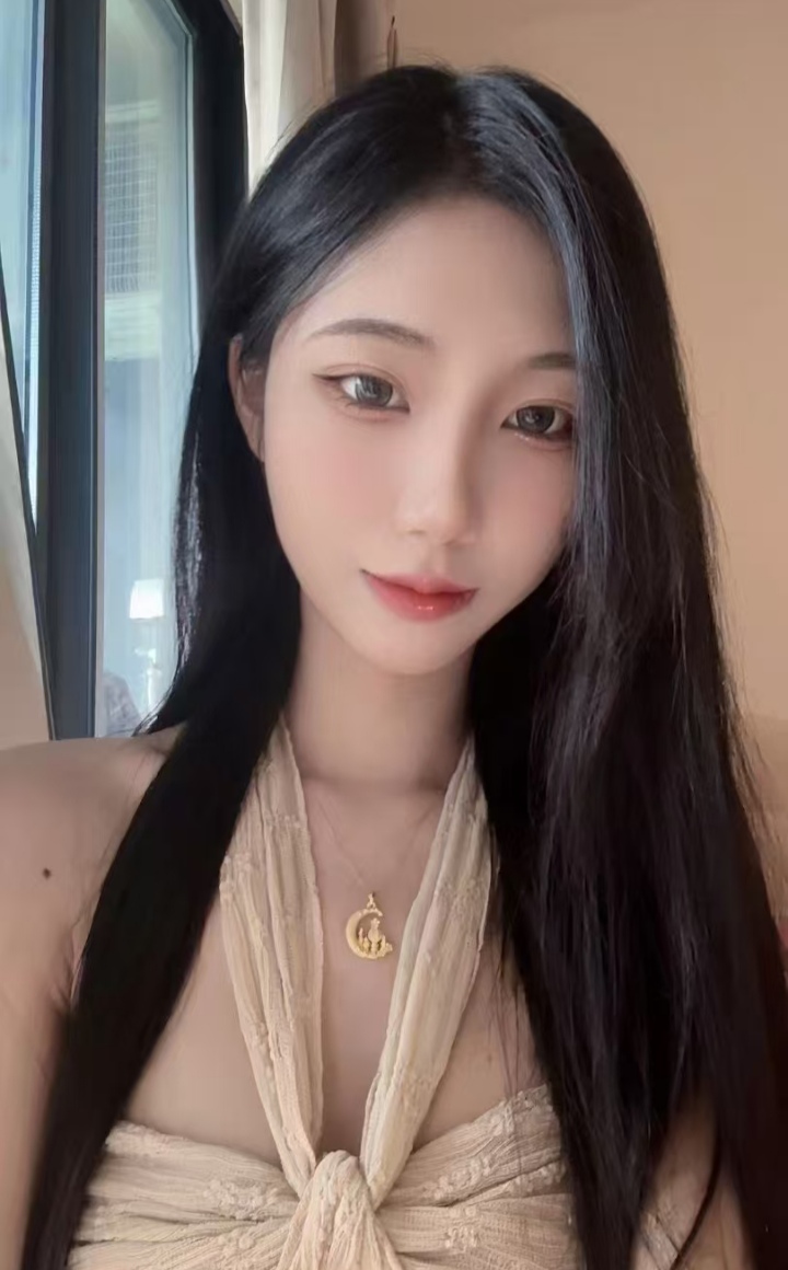 丝袜美腿嫩妹小艺