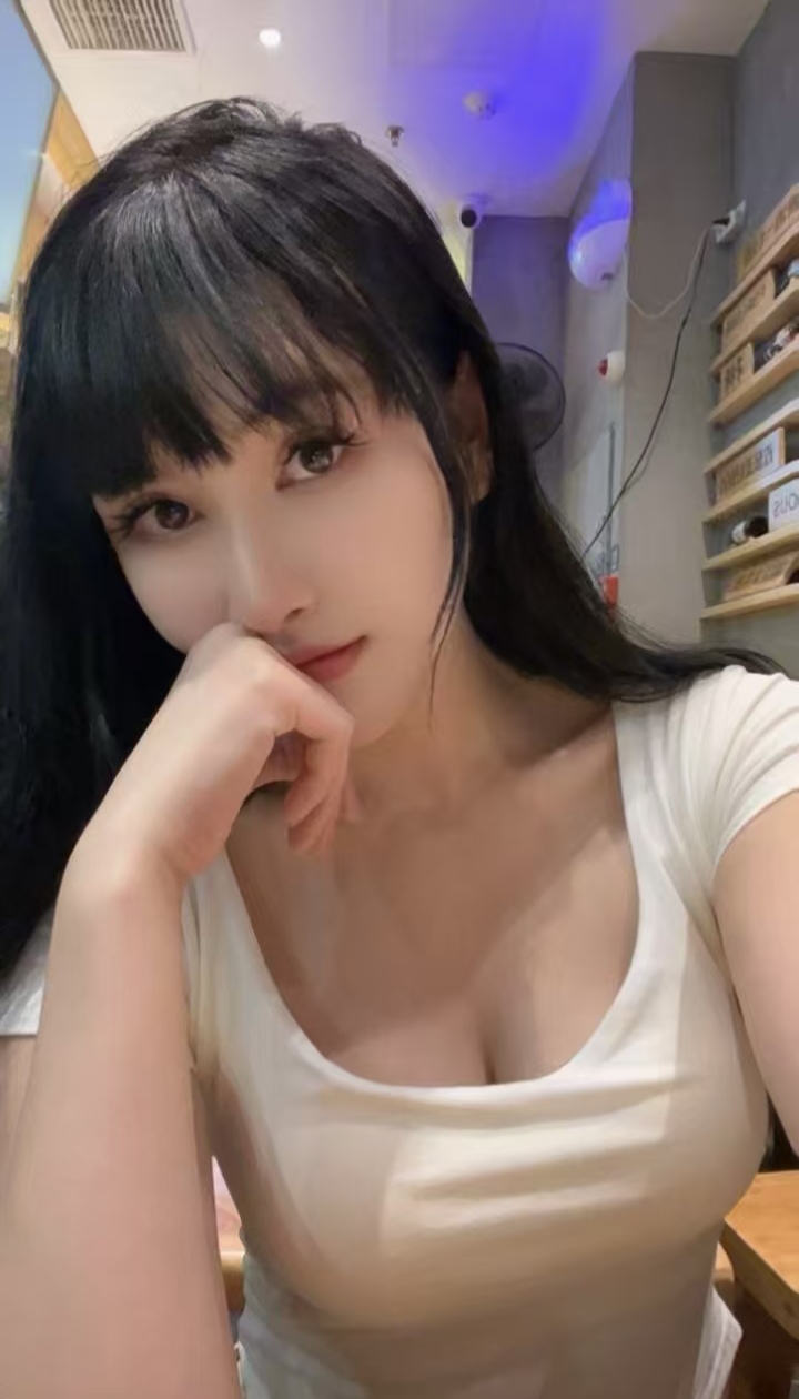 情趣美乳嫩妹小迪