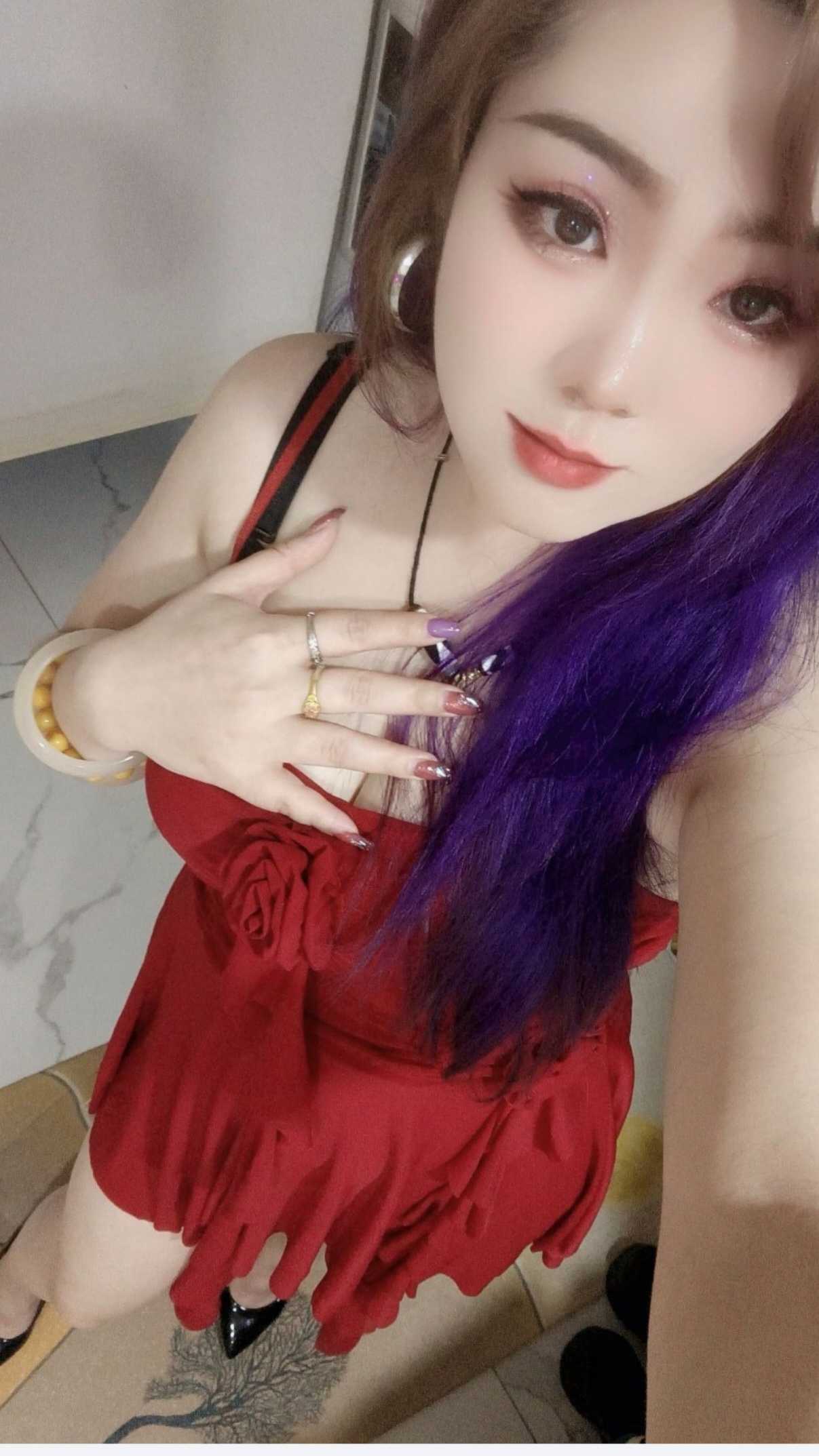 大奶性感妩媚布吉贤妃