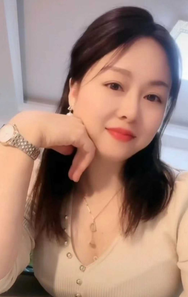 大奶少妇,皮肤超白，活好不催人，性价比超高的泄火好去处