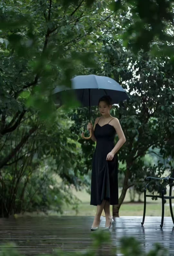 爆乳服务系大小姐