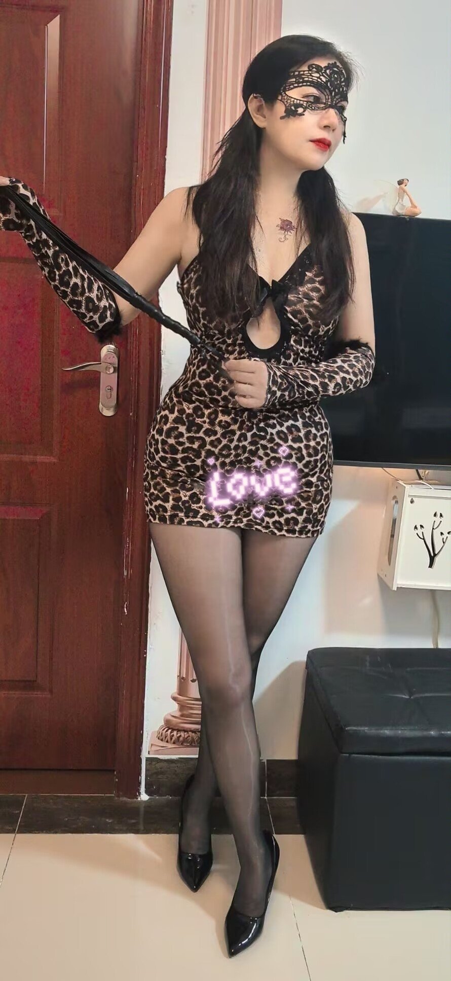 天河梅花园 臀大诱人 肤白 思思