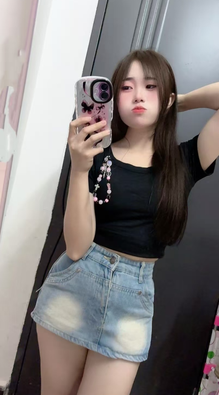 软糯嫩妹外出萱萱