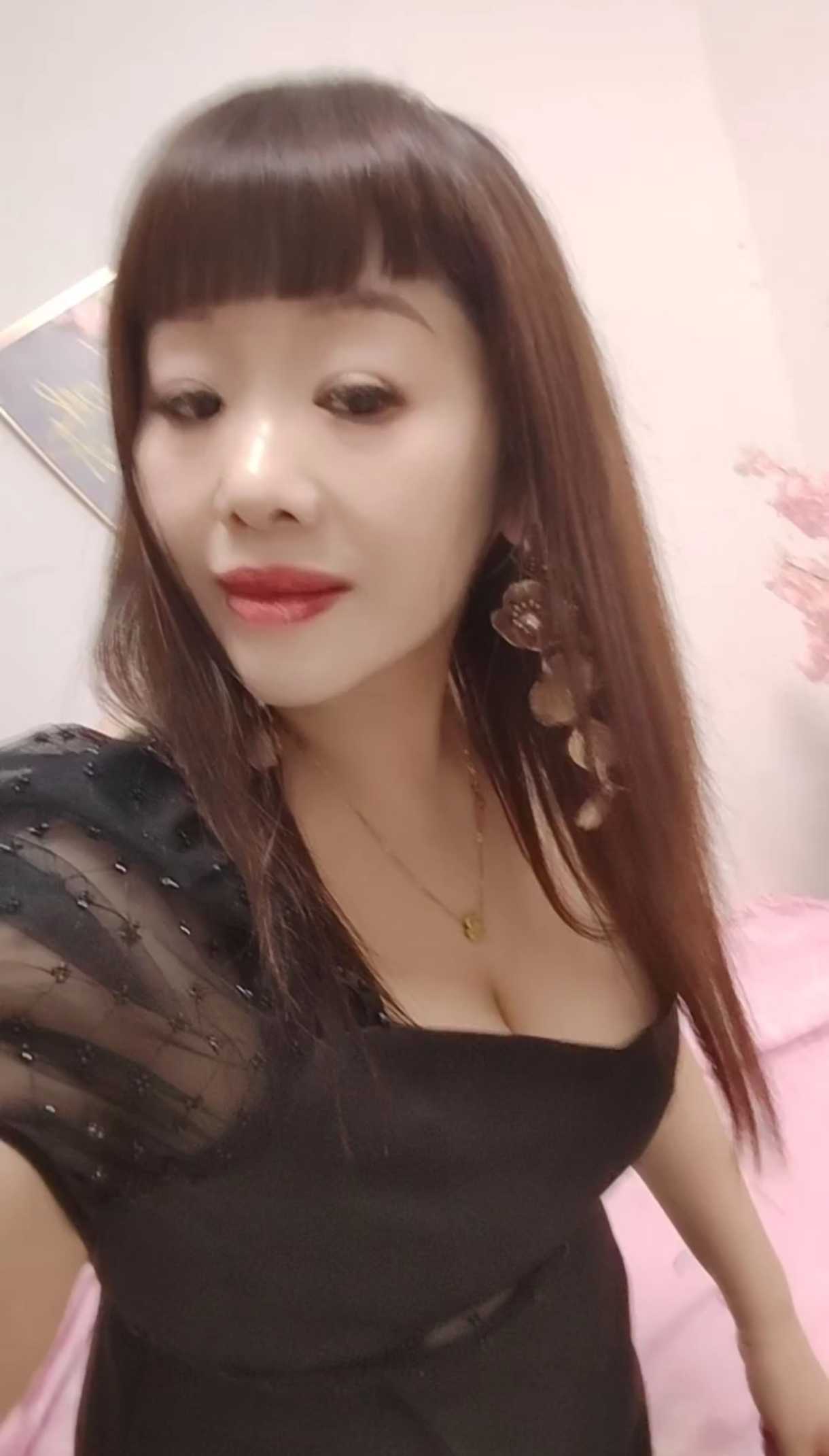 天河岗顶熟女少妇 高性价比