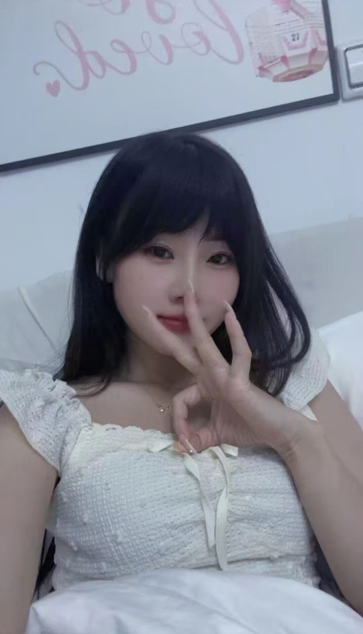 丰满制服甜妹灵灵