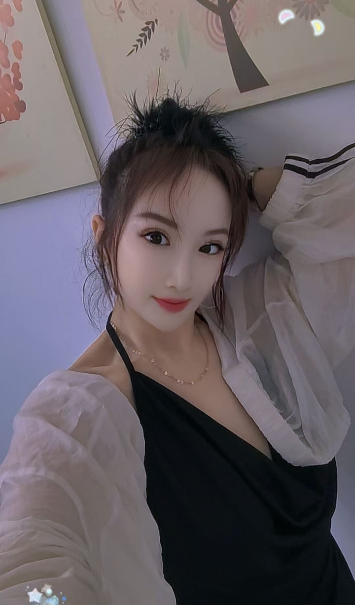 丰润热辣小姐姐珠珠