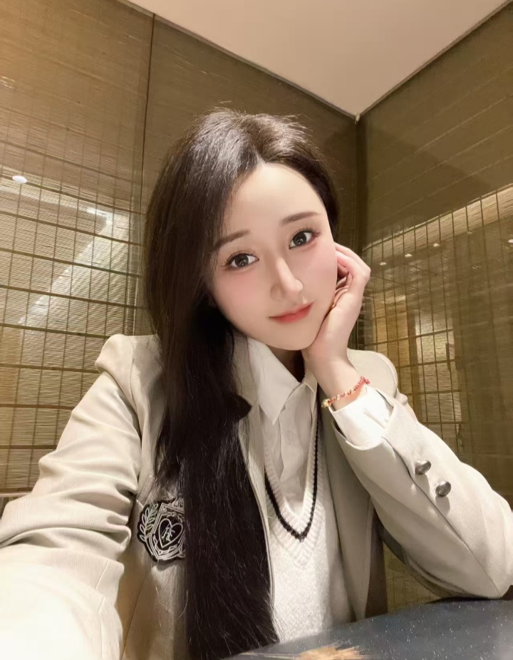 丰满白嫩美娇娃糖糖