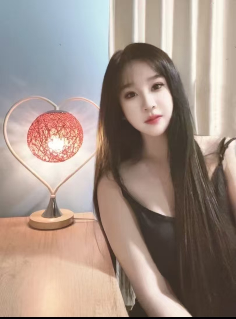 美艳丰满辣妹米妮妮