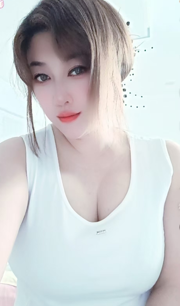 姑苏美乳小少妇玲玲
