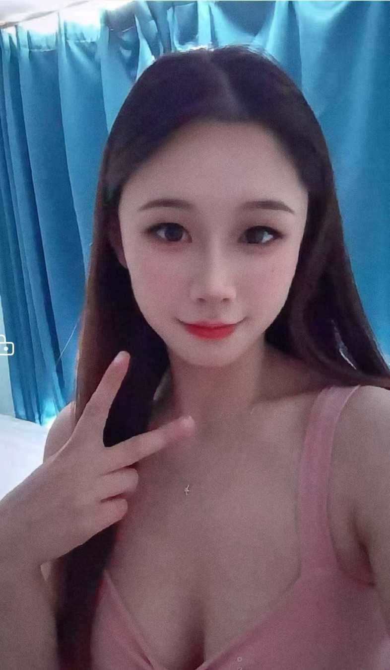 极品兼职嫩妞小美