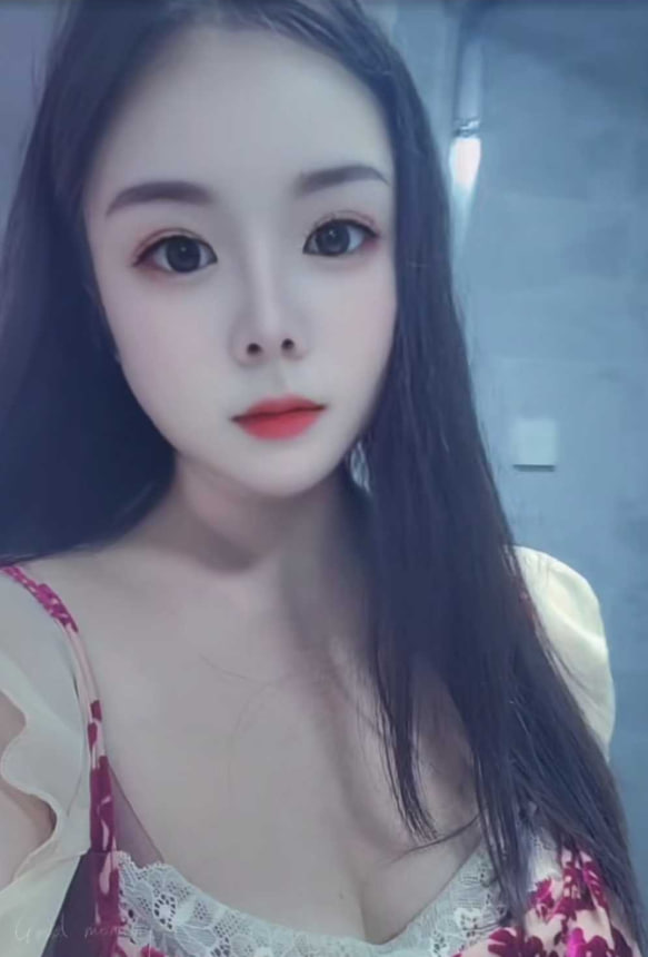 左岭的一个小姐姐