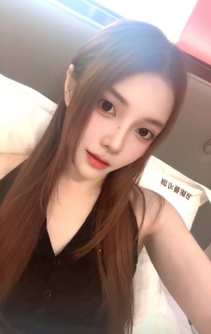 岳麓白嫩甜妹小玛丽