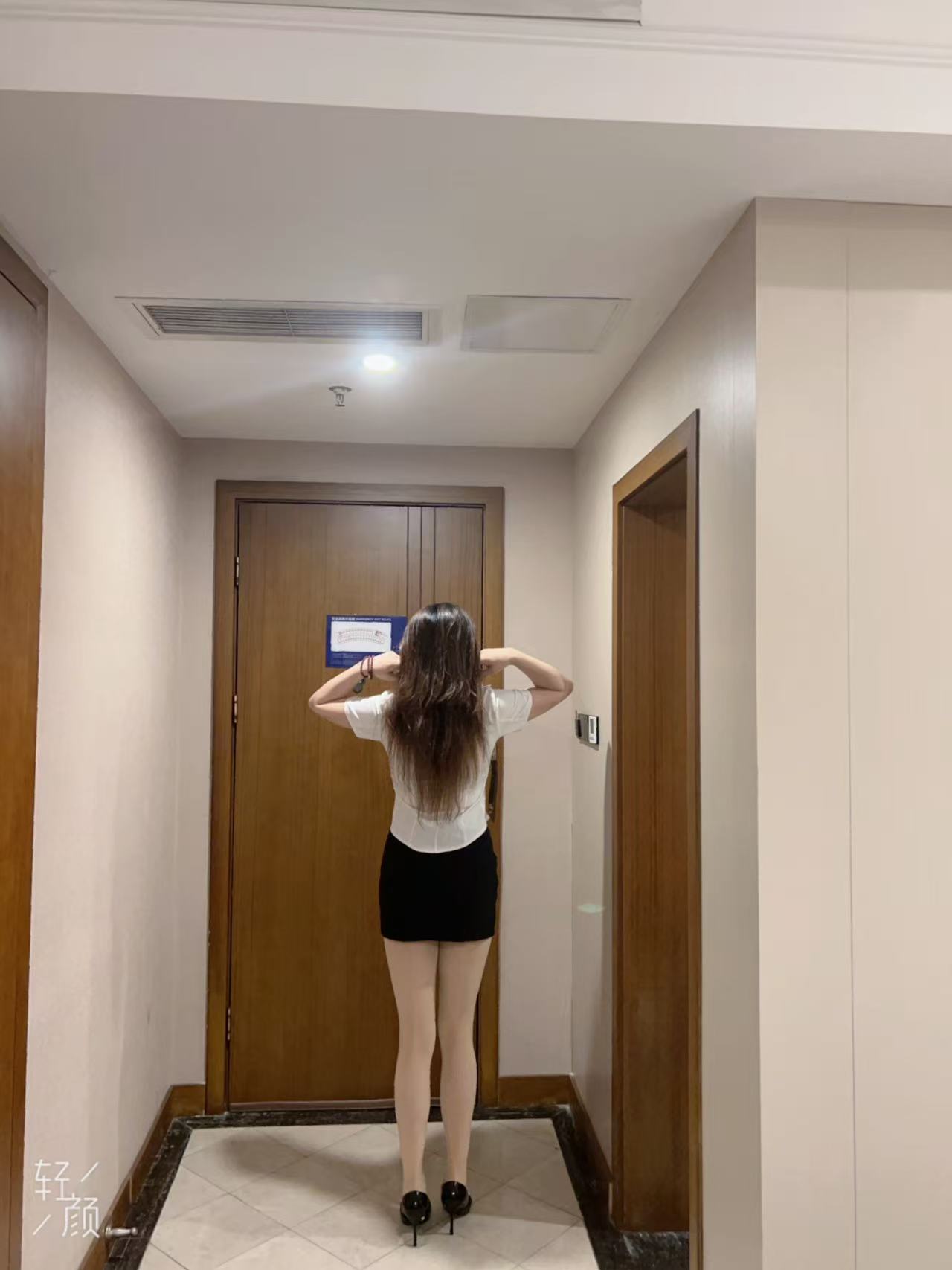 妩媚大长腿少妇