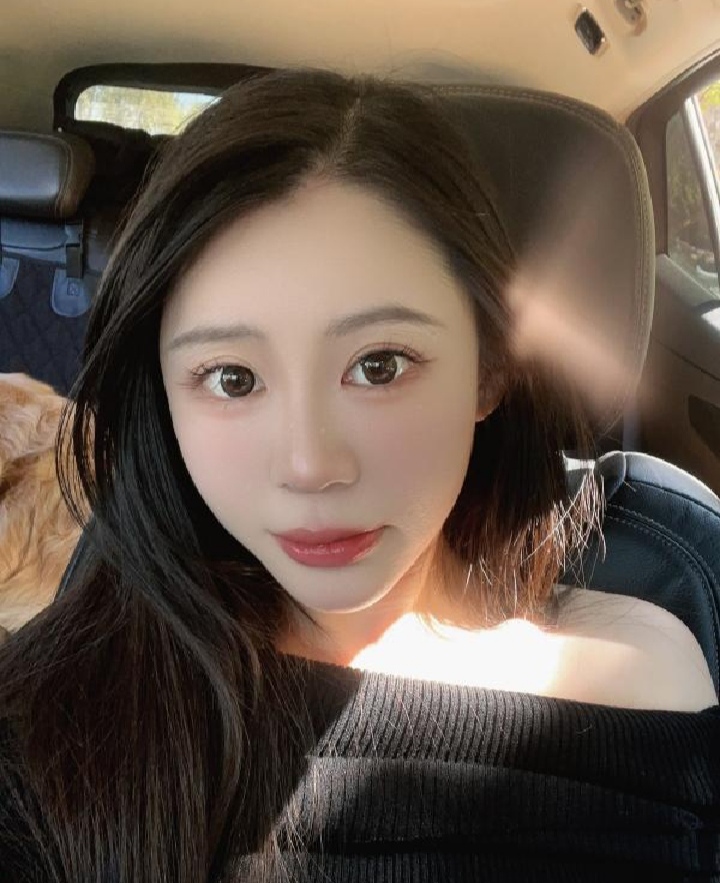 朝阳美腿颜值辣妹