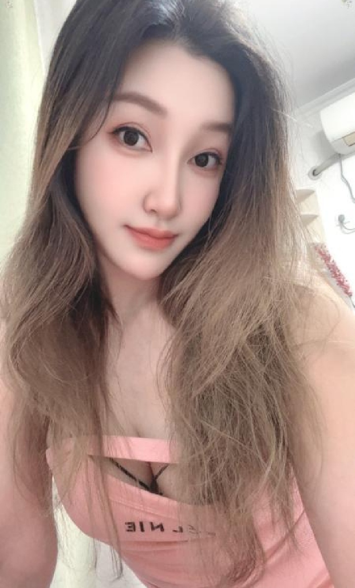 兼职美腿辣妹果果