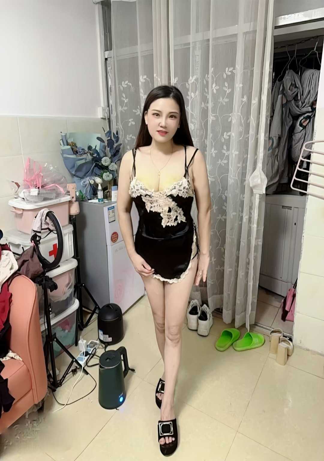 熟女姐姐艳艳可以后花园