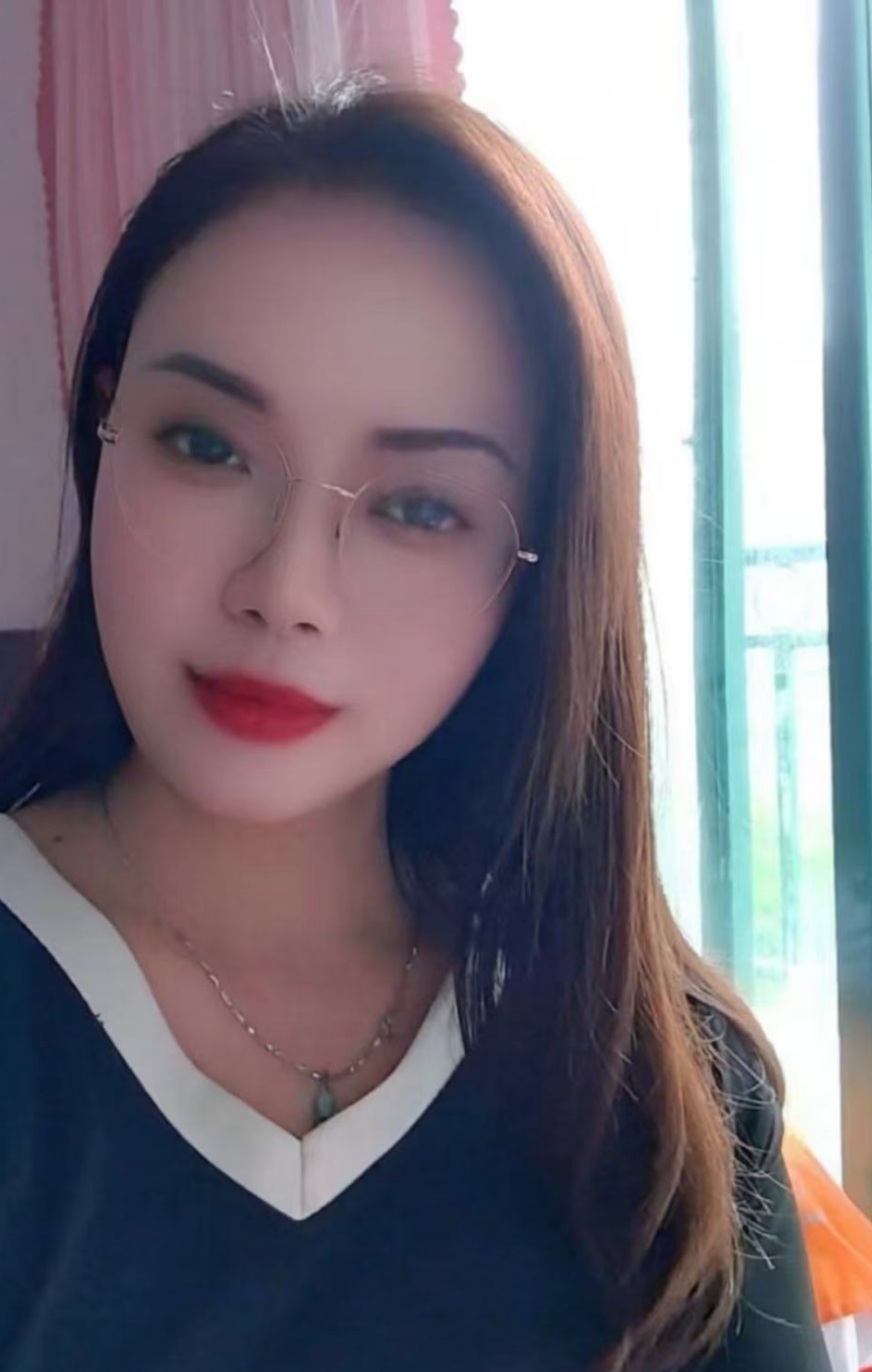 长相比照片好看，大长腿懂配合