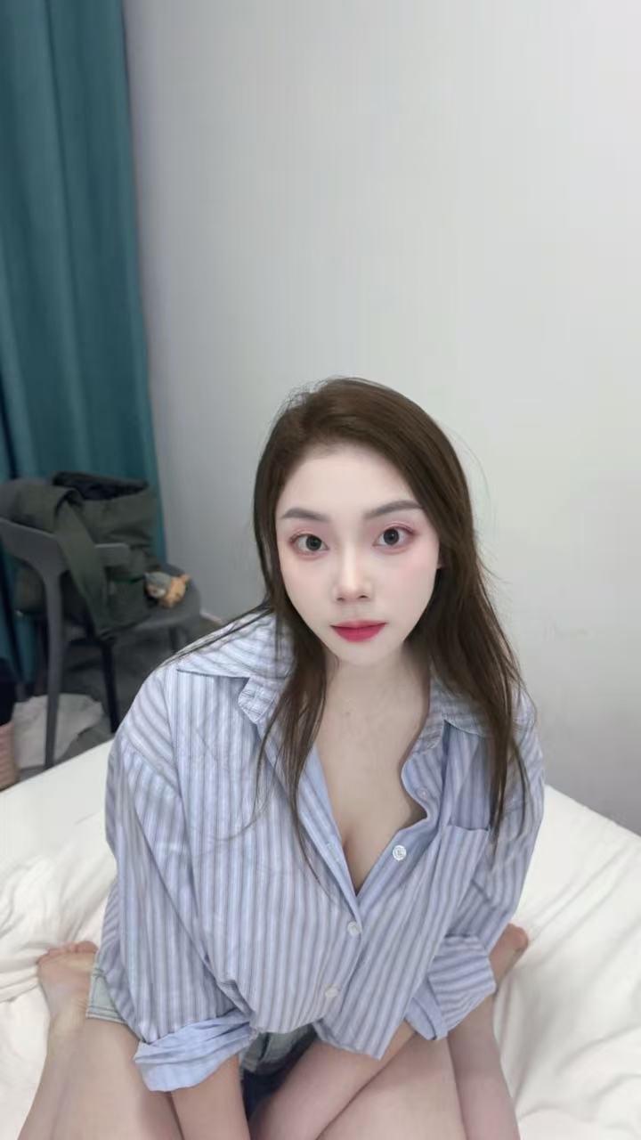 天河区 一线天 天生水多 新人小奶猫