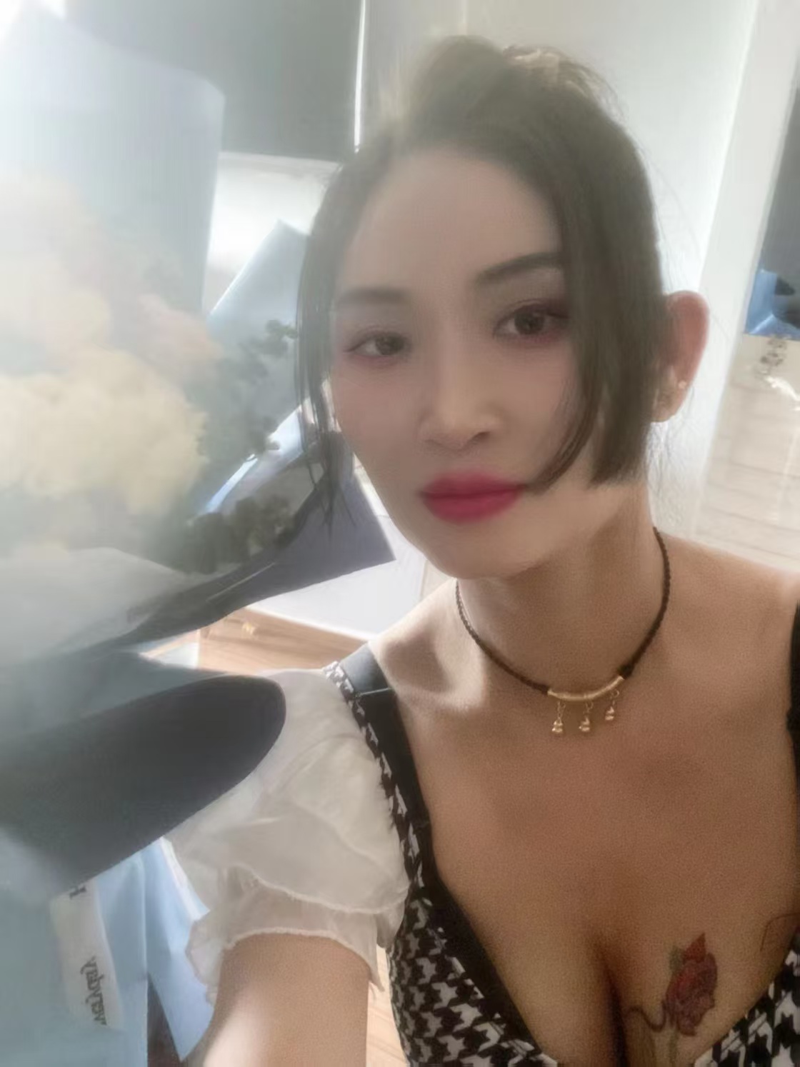 放得很开的Sao妹子，就在雁塔区