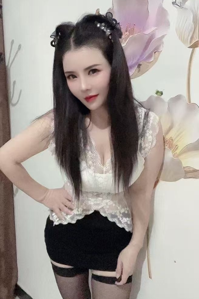 很热情的妹妹，身材满分