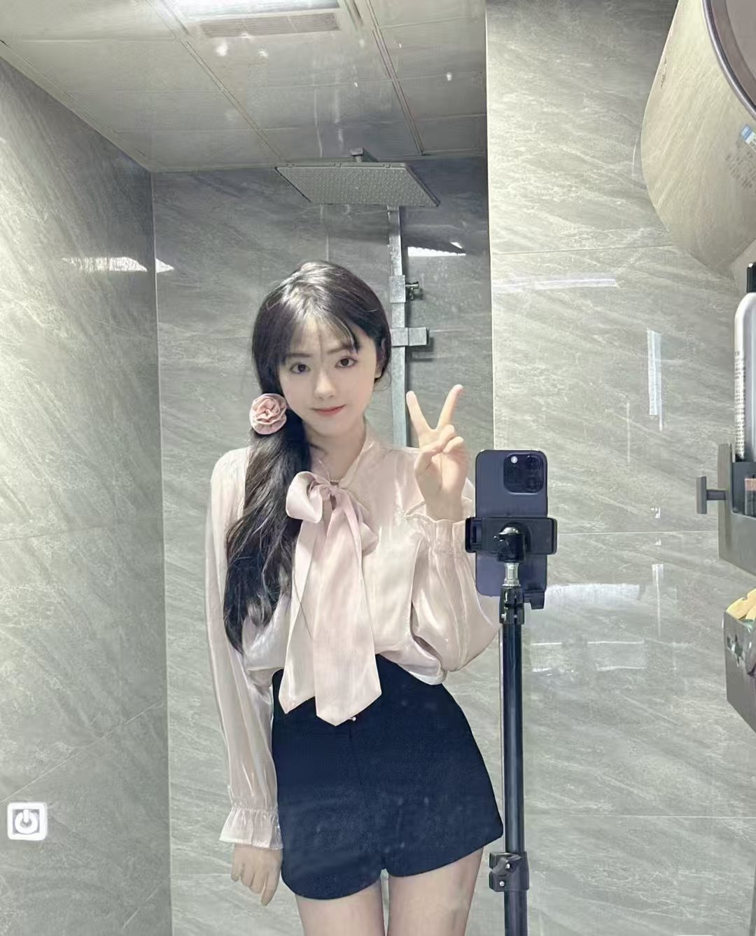 本人比照片还有韵味，真不错