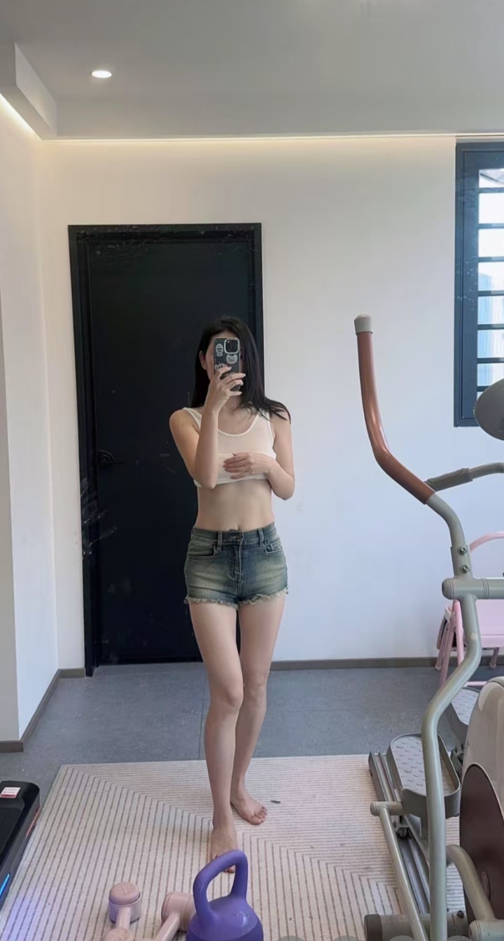 运动系纯欲甜妹佳佳