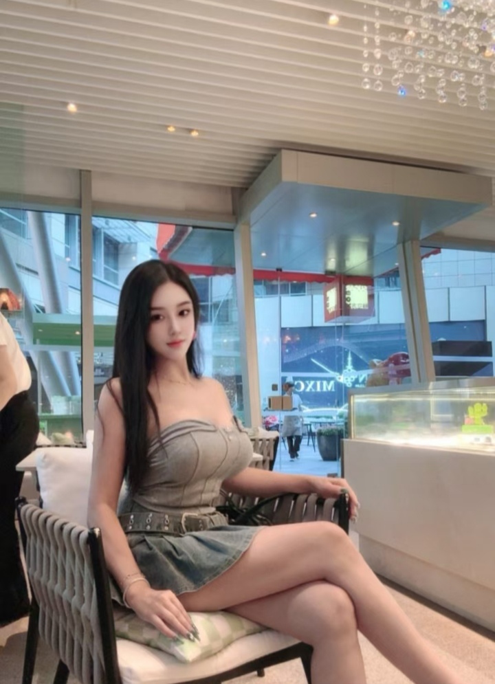 惹火诱人波霸姐姐