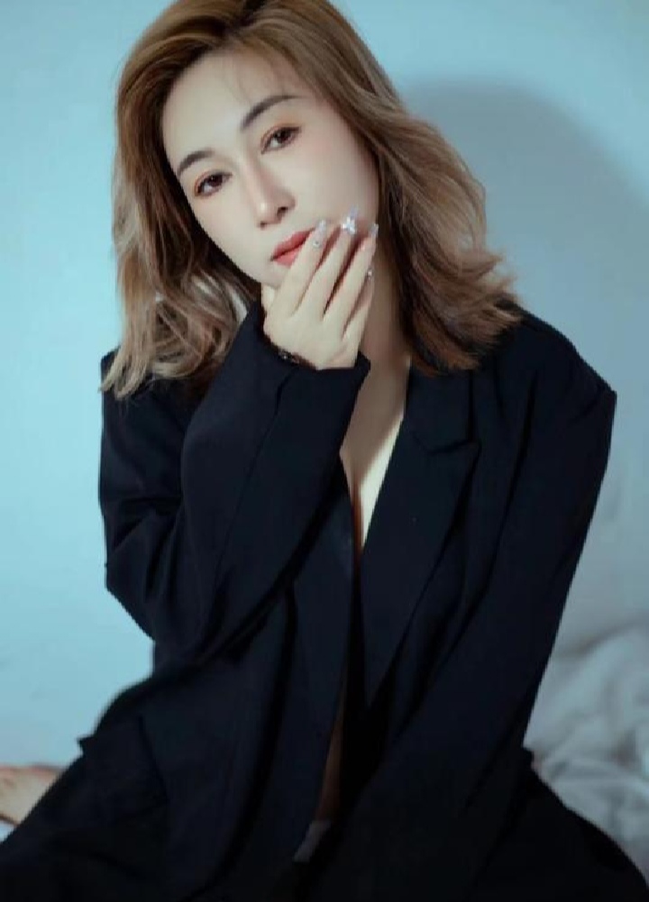  she~吻御姐珠珠吃到饱