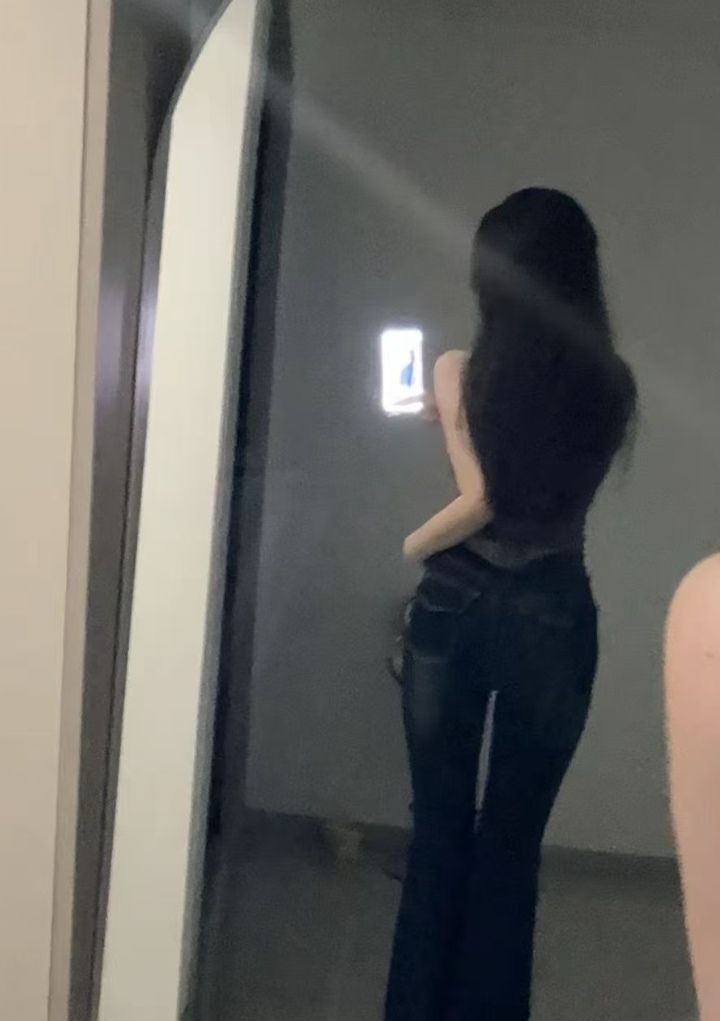 南山白嫩兼职甜妹米儿