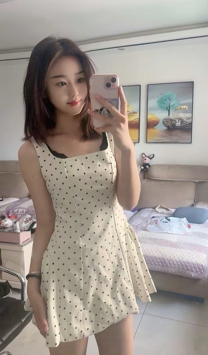 热辣身材美妞黛慕儿